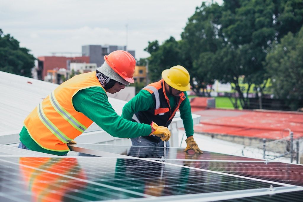 Solar Aktien: Sonnige Aussichten für Anleger dank grüner Energie?
