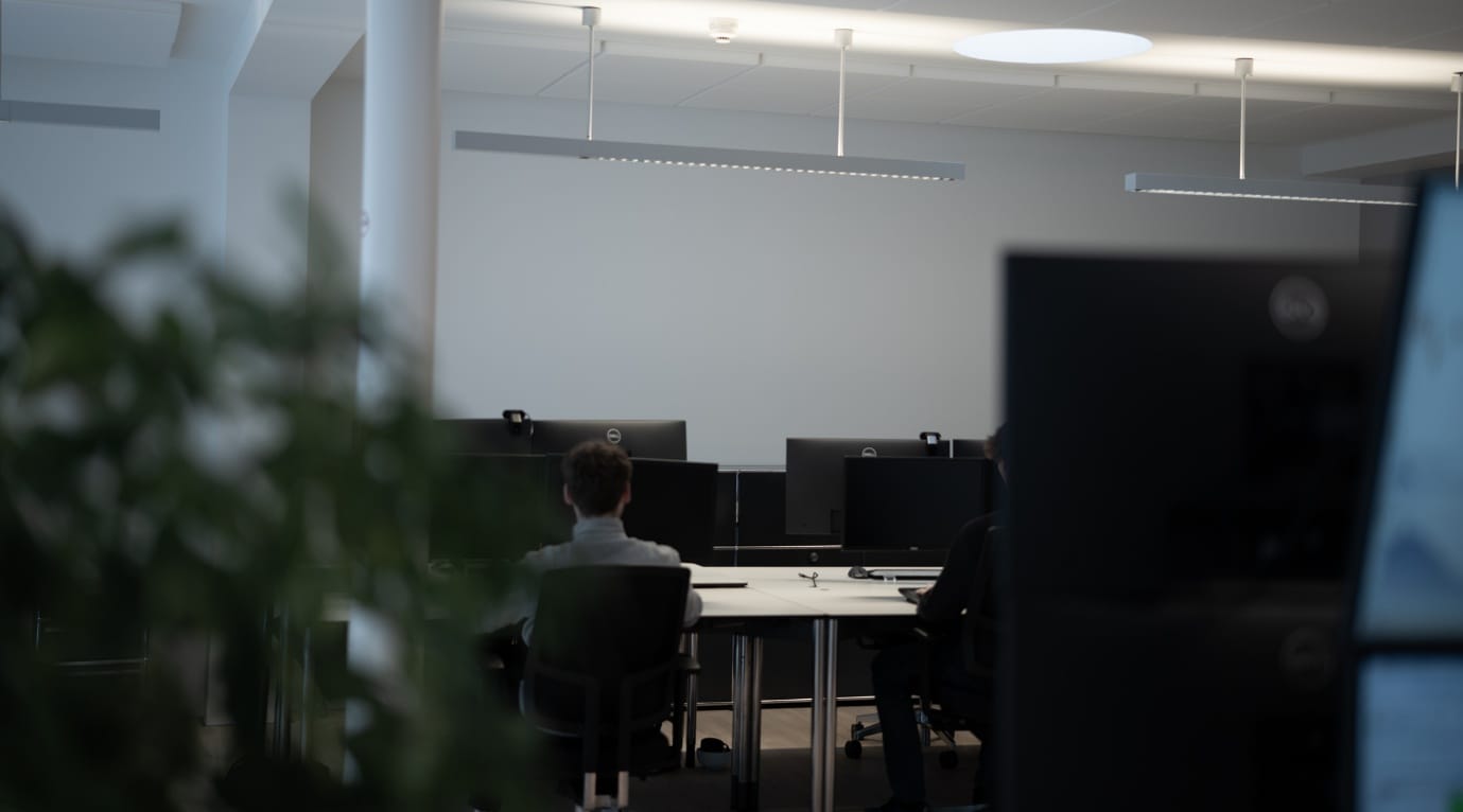 Alphawave vs. DAX: Die quantitative Strategie ist 6x effizienter aufgestellt