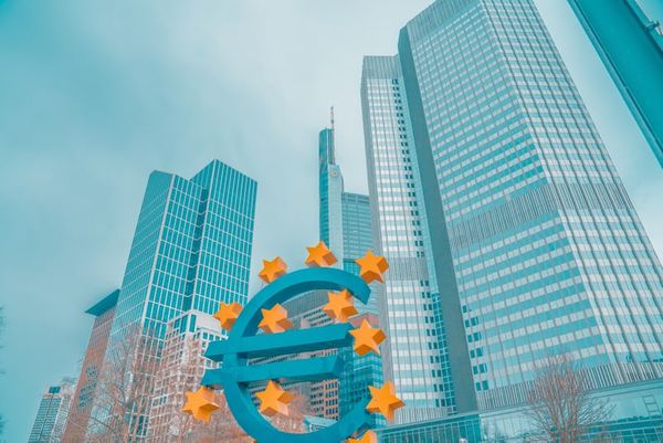 Mit Devisen-ETFs in den Euro investieren