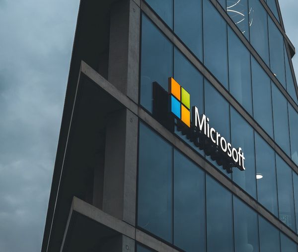 Microsoft Aktie: Spannende KI-Wette oder aktuell zu teuer?